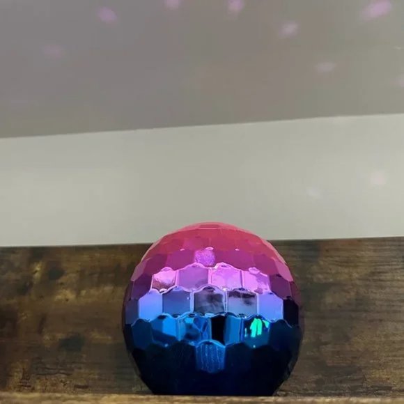 Exclusive ERAS TOUR Taylor Swift Mirror Ball/Disco Ball - Picture 3 of 4